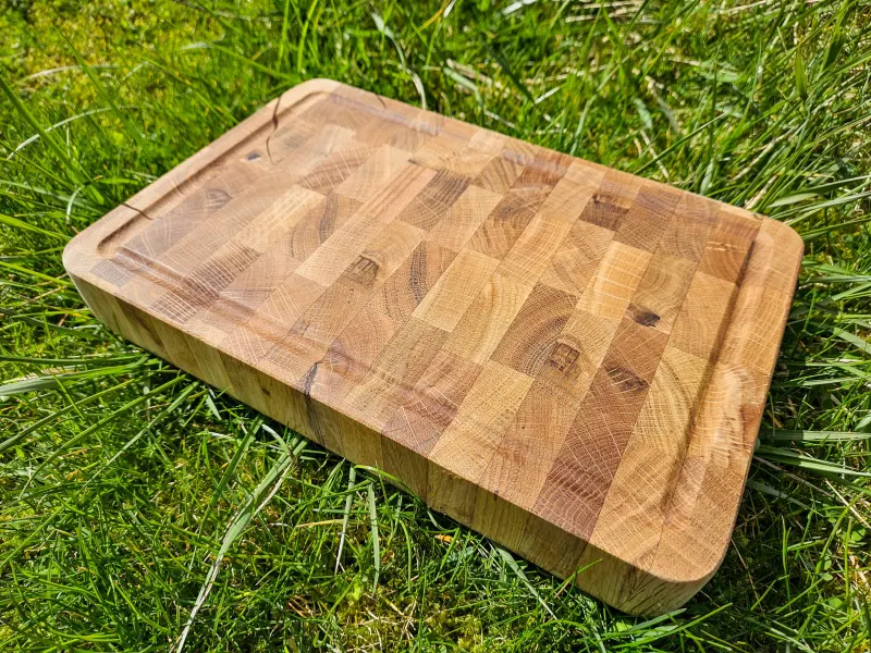 End-grain oak chopping board, photo 6 of 10, as taken