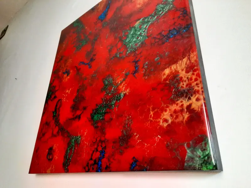 Small red and green resin painting, photo 4 of 9, as taken